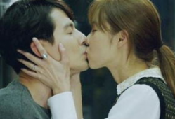 吻床戏视频,揭秘吻床戏背后的情感纠葛